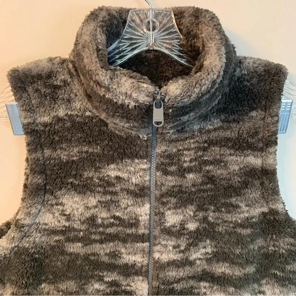Athleta Camo Sherpa Plush Cozy  Fall Tugga Vest S - Picture 10 of 10
